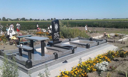 Пам'ятники з граніту