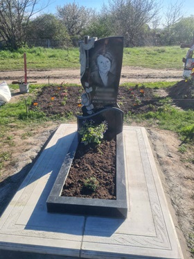 Памятники на могилу из гранита Васильков