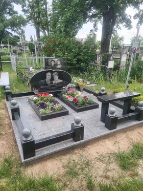 Гранітні памятники Васильків