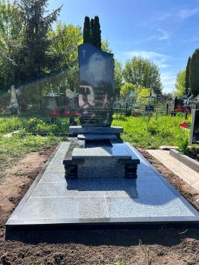 Памятники надгробные гранитные Яготин