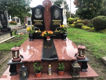 Пам`ятники гранітні надгробні
