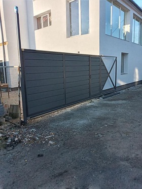 Виготовлення і монтаж воріт, металевих пам'ятників Львів