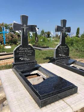 Invest Granit Пам`ятники з природного каменю