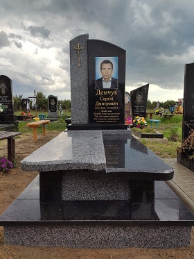 Invest Granit Пам`ятники з природного каменю