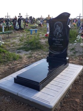 Пам`ятники надмогильні гранітні