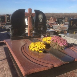 Пам`ятники надгробні з граніту