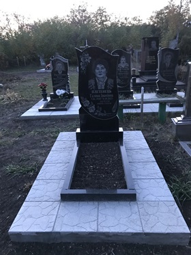 Пам'ятники з граніту Збараж