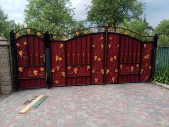 Романів Паркани