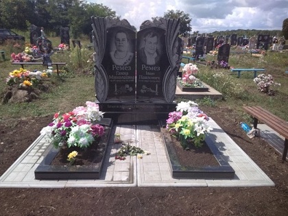 Пам'ятники надгробні