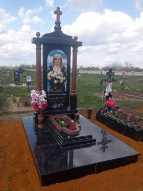 Ружин Пам'ятники гранітні та бетонні